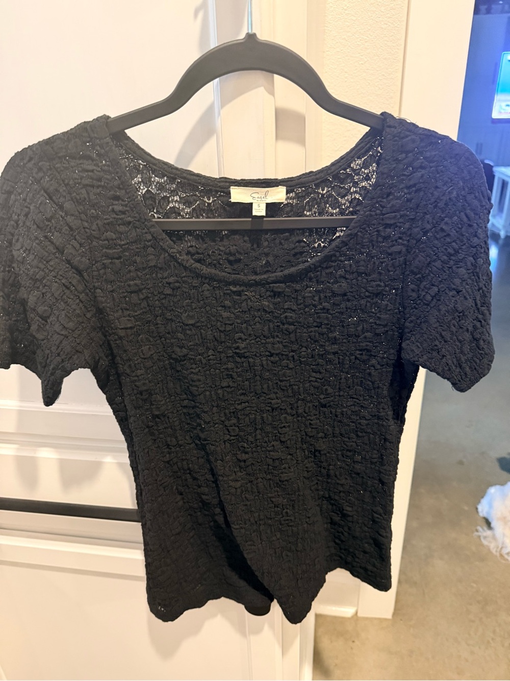 Easel Black Textured Short Sleeve Scoop Neck Top